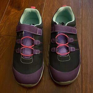 See Kai Run outdoor hiker girls shoe. New without tag.